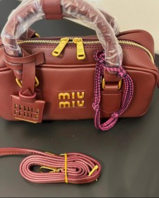 شنطة miu miu