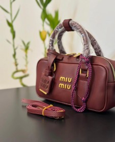 شنطة miu miu